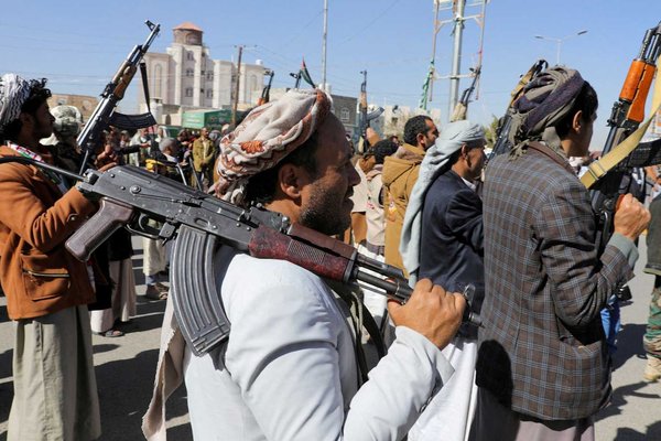 US and UK strike Houthi targets in Yemen; Red Sea crisis